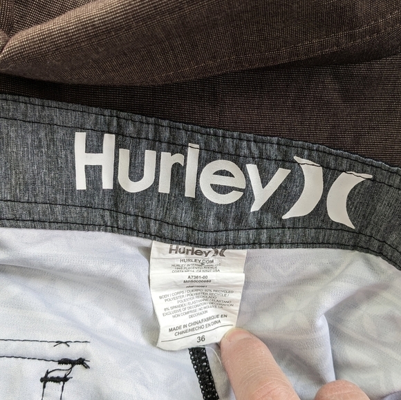Hurley Phantom, black and gray,tribal pattern,board shorts,size 36 - Picture 3 of 4